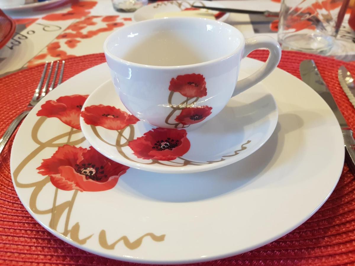 Mary'S Poppies - Bed & Breakfast Blandain Exteriör bild